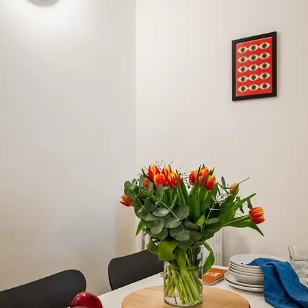 The Bau-haus - Station Area Apartament