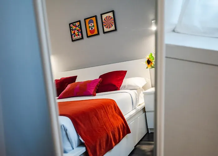 The Bau-haus - Station Area